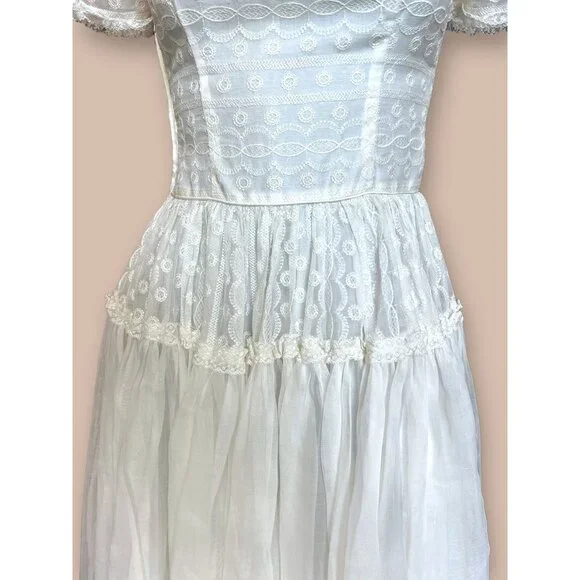 Vintage 50s Embroidered Pageboy Collar Dress